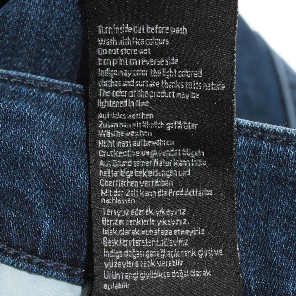 34 Heritage NWT Mid-Rise Straight Leg Jeans Size 42 x 34 US in Blue Cotton Blend